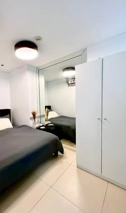 Suzi Home Bgc With Sauna, Gym, Netflix, Pool & High Speed Internet Manila Lägenhet