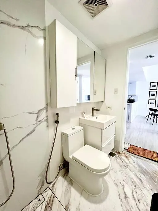 Apartment Suzi Home Bgc With Sauna, Gym, Netflix, Pool & High Speed Internet Manila