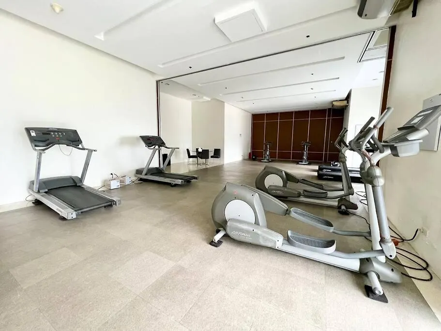 Apartment Suzi Home Bgc With Sauna, Gym, Netflix, Pool & High Speed Internet Manila