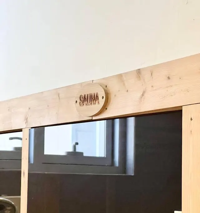 Suzi Home Bgc With Sauna, Gym, Netflix, Pool & High Speed Internet Manila Philippines