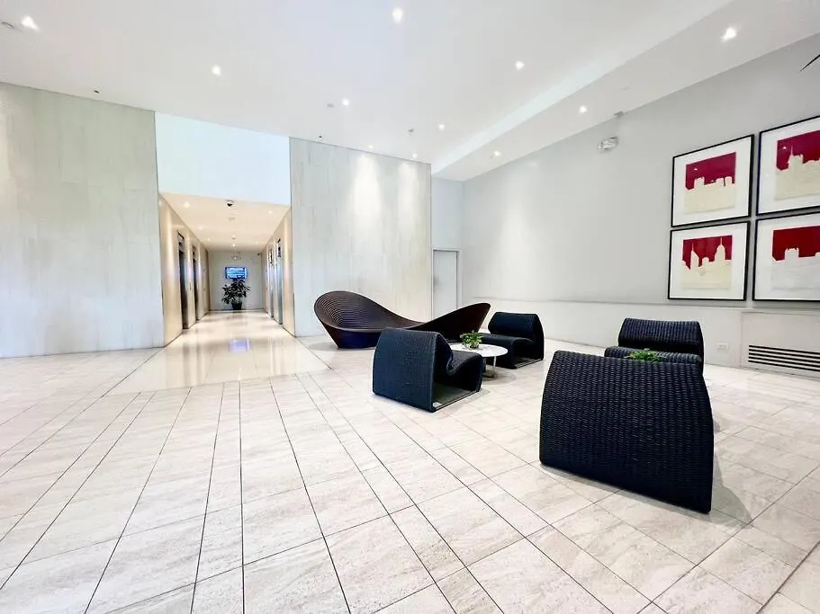 Suzi Home Bgc With Sauna, Gym, Netflix, Pool & High Speed Internet Manila 0*,