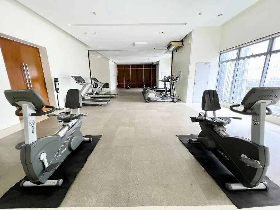 Apartment Suzi Home Bgc With Sauna, Gym, Netflix, Pool & High Speed Internet Manila